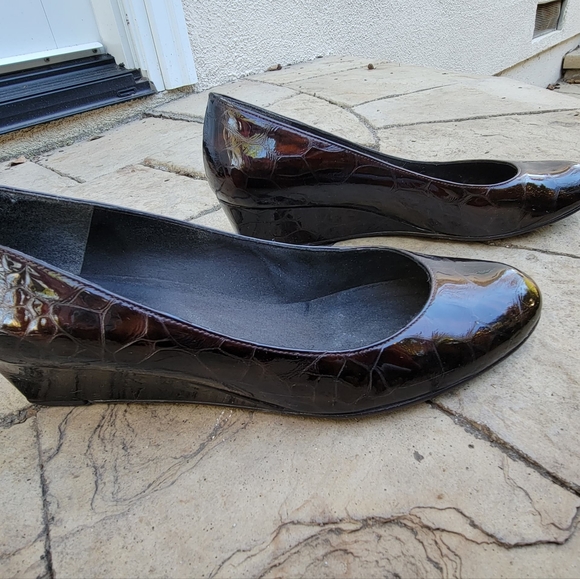 Patent leather Stuart Weitzman wedges. Size 8.5 - Picture 1 of 11
